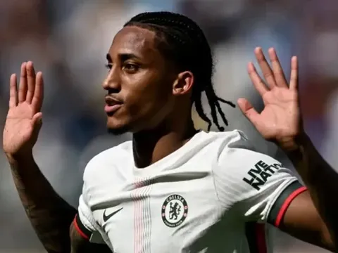Joao Pedro cân nhắc rời Chelsea để gia nhập Barcelona