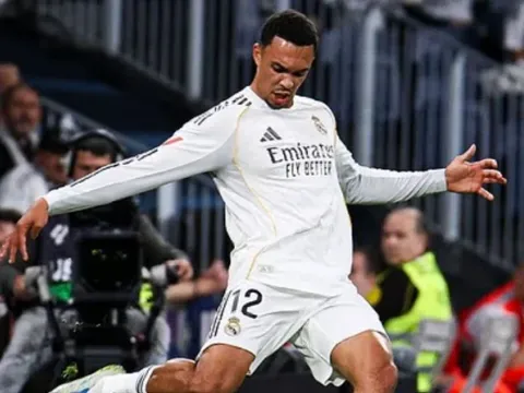 Alan Shearer muốn Tuchel đưa Alexander-Arnold đi World Cup
