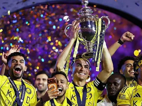 Ronaldo chinh phục thế giới và mảnh ghép còn thiếu mang tên Sporting Lisbon