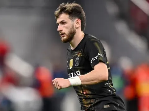 PSG cự tuyệt, Arsenal vẫn quyết săn Kvaratskhelia?