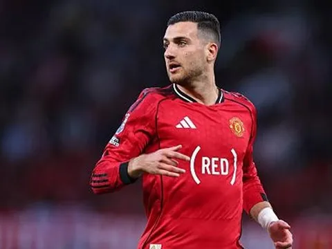 Tin đồn chuyển nhượng tối 22/5: Real Madrid nhắm Dalot; Haaland cân nhắc rời Man City