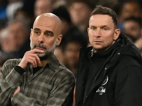 Trợ lý Pep Lijnders sẽ nối gót Pep Guardiola rời Man City