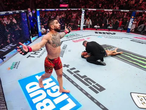 Ilia Topuria và Ryan Garcia khẩu chiến nảy lửa: 'Cậu sẽ phải ăn bằng ống hút sau khi đấu với tôi'