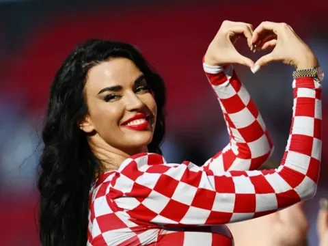 Ivana Knoll ra mắt ca khúc World Cup gây tranh cãi