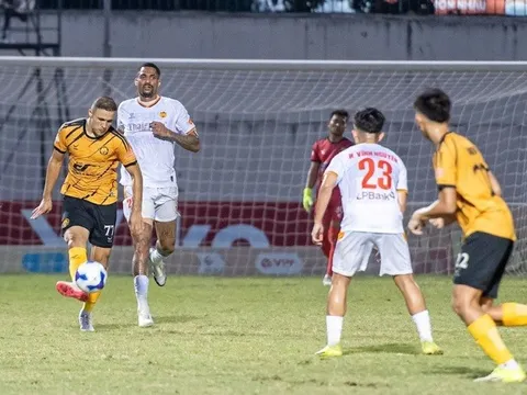 Abdurakhmanov lập công chuộc tội, Thanh Hóa chia điểm với HAGL