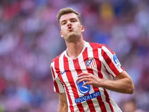 Atletico ra giá Alexander Sorloth cho Como và Everton