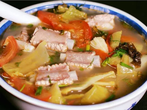 Cách nấu canh sườn chua ngon tại nhà