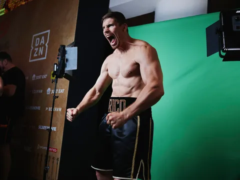 Kết quả cân nặng Usyk vs Rico: Cựu vương kickboxing Rico Verhoeven áp đảo thể hình trước Oleksandr Usyk