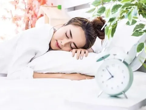 Thường xuyên đói trước khi ngủ, nên ăn hay nên nhịn để đảm bảo giấc ngủ ngon và tốt cho sức khoẻ?