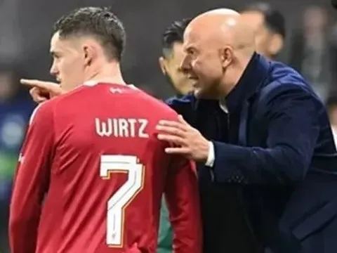 Florian Wirtz khẳng định Liverpool ủng hộ Arne Slot