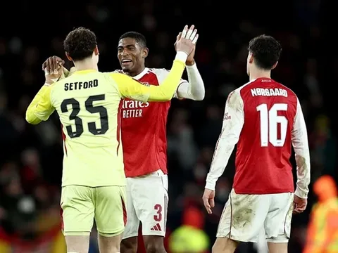 Arsenal tung sao trẻ đấu Palace, Jesus đếm ngược ngày rời đi?