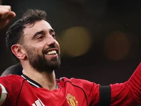 Bruno Fernandes lập kỷ lục 21 kiến tạo tại Ngoại hạng Anh