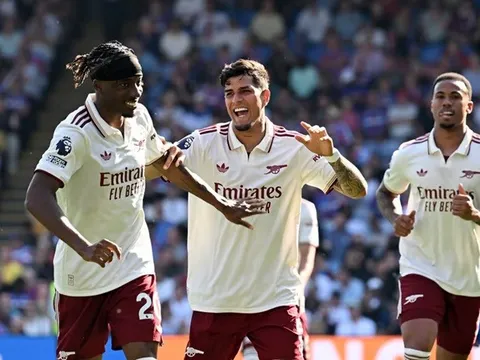 Thắng hú vía Palace, Arsenal trọn niềm vui ngày hạ màn Ngoại hạng Anh