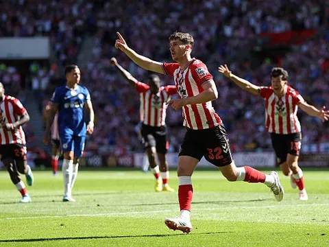 Liverpool hòa Brentford trong ngày Salah và Robertson chia tay