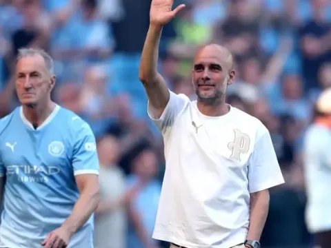 Pep Guardiola thừa nhận kiệt sức sau 10 năm tại Man City