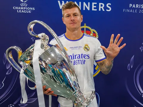 Toni Kroos và đường thẳng hoàn hảo của bóng đá hiện đại