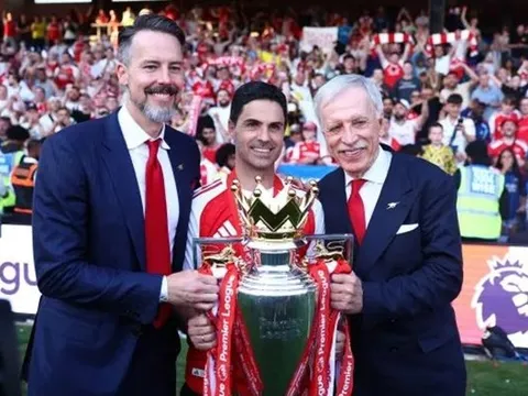 Josh Kroenke khẳng định Arsenal không đứng yên sau chức vô địch