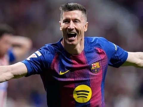 Lewandowski là món quà dành cho Michael Carrick tại Man Utd