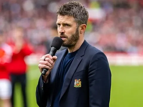 Carrick được khuyên dọn dẹp đội hình, chiêu mộ sao Chelsea
