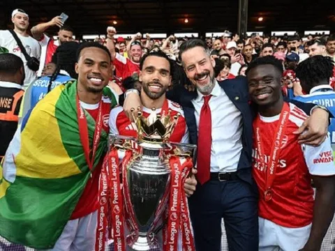 Núi tiền thưởng là bệ phóng cho kỷ nguyên mới của Arsenal