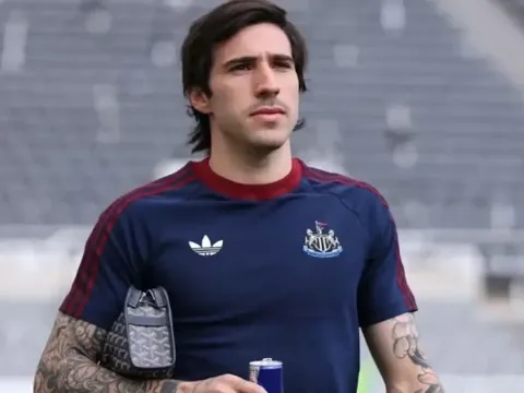 Arsenal chưa đàm phán chiêu mộ Sandro Tonali