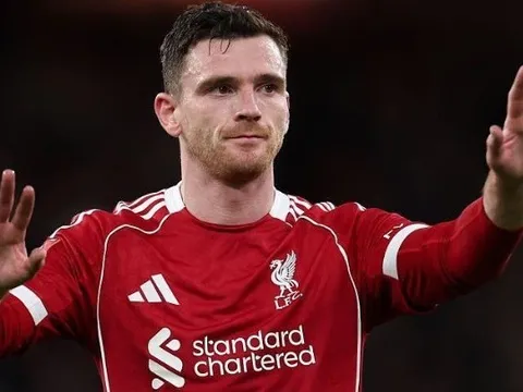 Juventus muốn "nẫng tay trên" Robertson trước mũi Tottenham