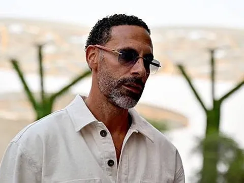 Rio Ferdinand giục Man Utd đón chữ ký 0 đồng từ Barca