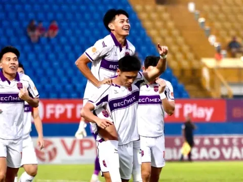 Kịch bản khó lường trong cuộc đua trụ hạng tại V-League