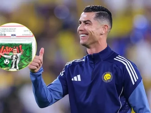 Thẻ độc bản của Ronaldo được bán với giá kỷ lục 34 tỷ đồng