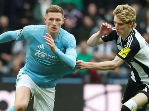 Man City dẫn trước MU vụ Elliot Anderson