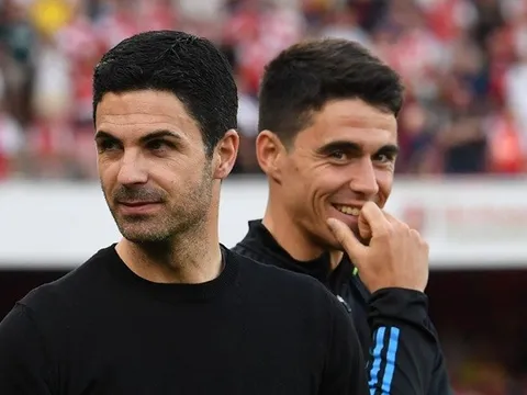 Carlos Cuesta: Thoát mác "truyền nhân Arteta", định hình HLV kỷ nguyên mới