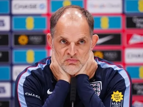 Allardyce chỉ trích Tuchel vì loại Shaw và Maguire