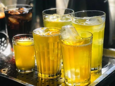 5 nhóm người không nên uống trà đá