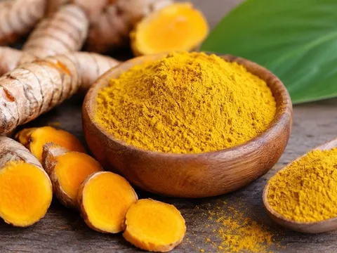 Cách phân biệt tinh bột nghệ nguyên chất và hàng pha tạp: nhớ ngay 5 mẹo này