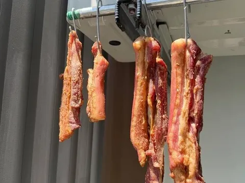 Trào lưu làm thịt một nắng ở ban công 40 độ gây sốt mạng xã hội, chuyên gia cảnh báo nguy cơ