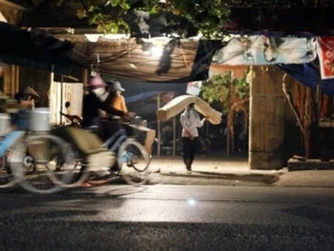 Khu chợ độc lạ giữa lòng Hưng Yên: Họp vào lúc nửa đêm, bao năm qua chỉ bán 1 loại hàng