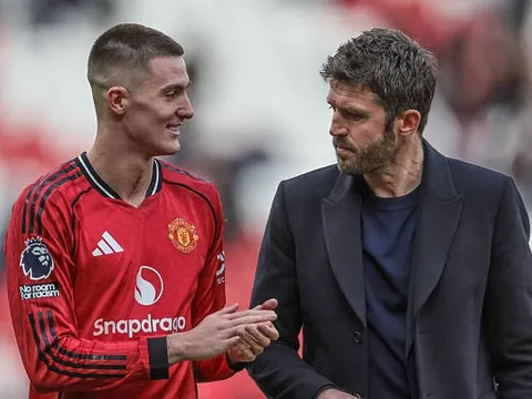 Sesko nể phục cách Carrick hồi sinh Man Utd