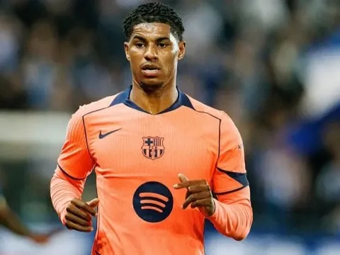 Barca mua Gordon, MU nên đổi Rashford lấy Leao hoặc Casado