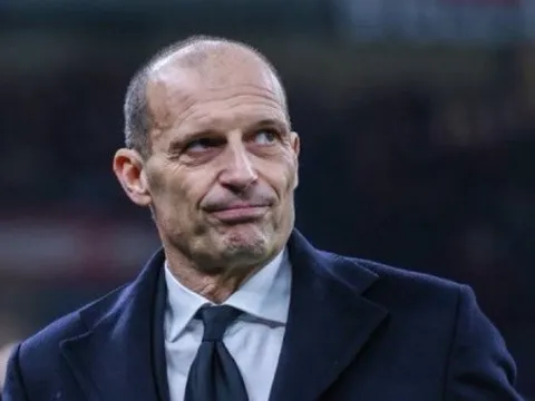 Allegri tranh ghế nóng Napoli với Vincenzo Italiano