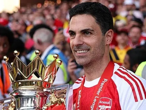 Arteta được ví như Sir Alex sau kỳ tích vô địch Ngoại hạng Anh