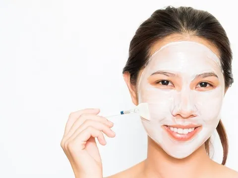 Cách làm trắng da tại nhà bằng sữa chua không đường