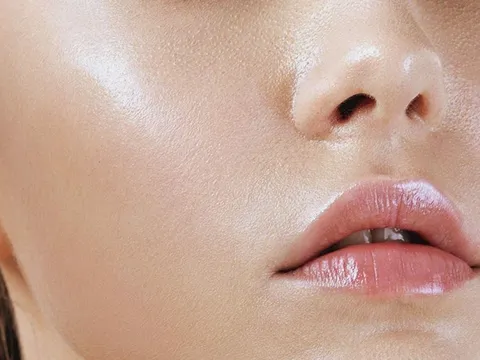 Cách rửa mặt đúng thứ tự giúp da bớt đổ dầu trong mùa hè