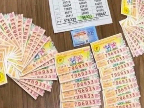 Người phụ nữ ở TP.HCM vừa trúng 2 tỷ đồng, lập tức xách tiền mặt về nhà làm ngay việc này