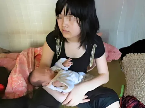 Gửi con gái 11 tuổi ở quê cho ông bà, bố mẹ tái mặt khi con mang bầu, danh tính bố đứa trẻ gây phẫn nộ