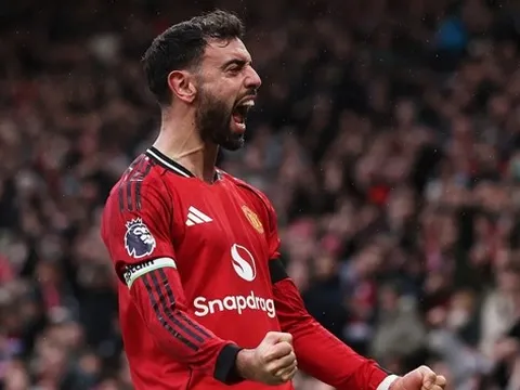 Hồi sinh dưới thời Carrick, Bruno Fernandes lọt top 10 châu Âu