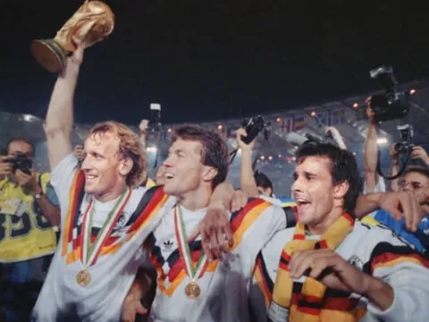 Lịch sử World Cup 1990: Sự phục hận của người Đức; Thuyền trưởng Beckenbauer ghi dấu ấn