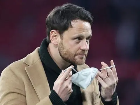 Bản thiết kế tuyến giữa Man Utd của Christopher Vivell