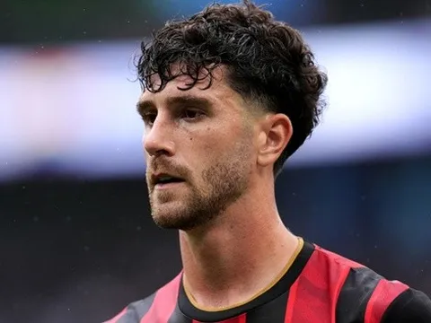 Tottenham tiến sát việc chiêu mộ bộ đôi Senesi và Robertson