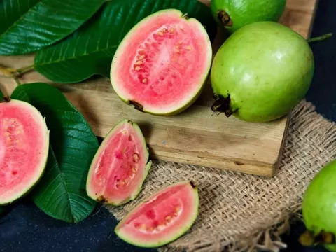 Hạt ổi: Nên ăn hay nên bỏ?