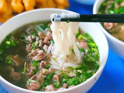 5 quán phở hút khách nhất Hà Nội: Có nguyên tắc đặt tên độc lạ, tuổi đời hàng chục năm, mỗi ngày bán vài trăm bát 